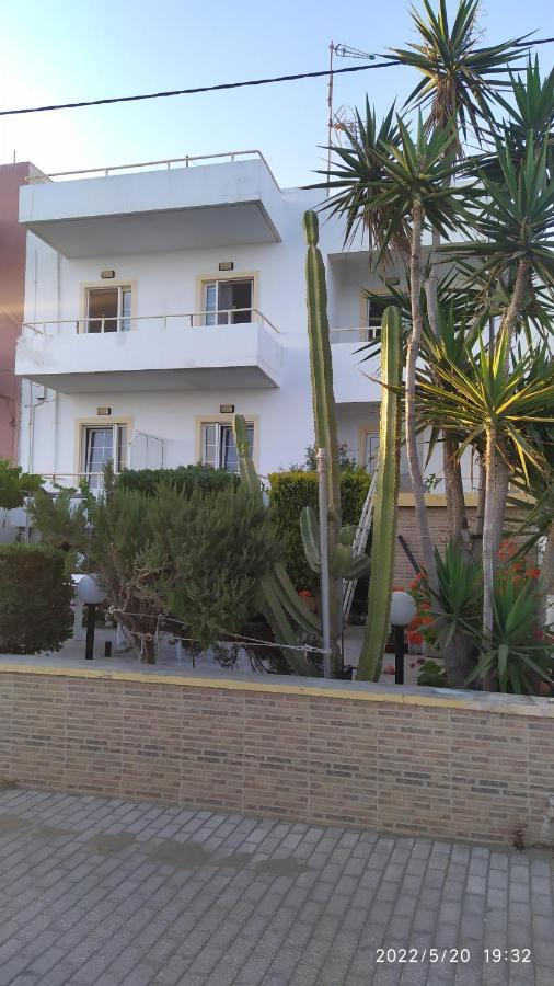 Ambrosia Studios Makrýgialos Exterior foto
